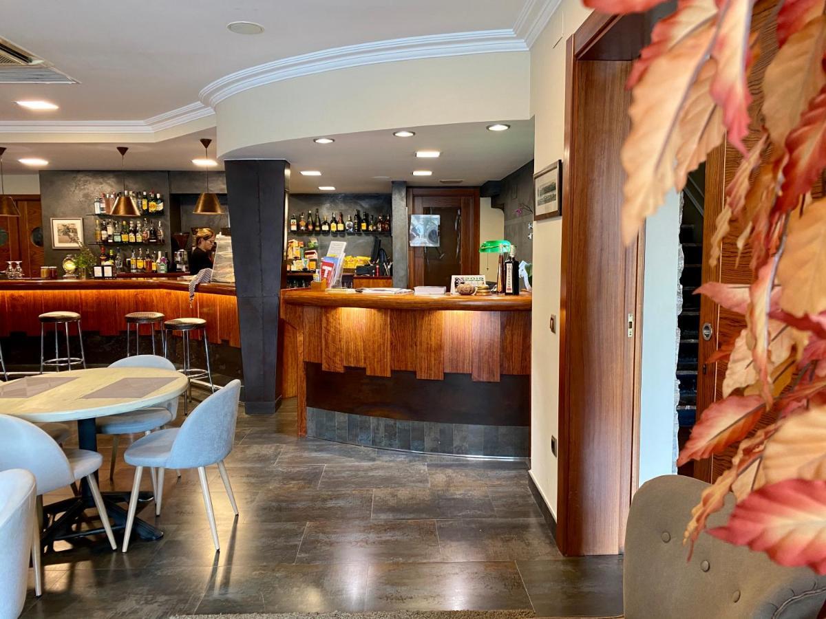 סרברה Hostal Bonavista מראה חיצוני תמונה
