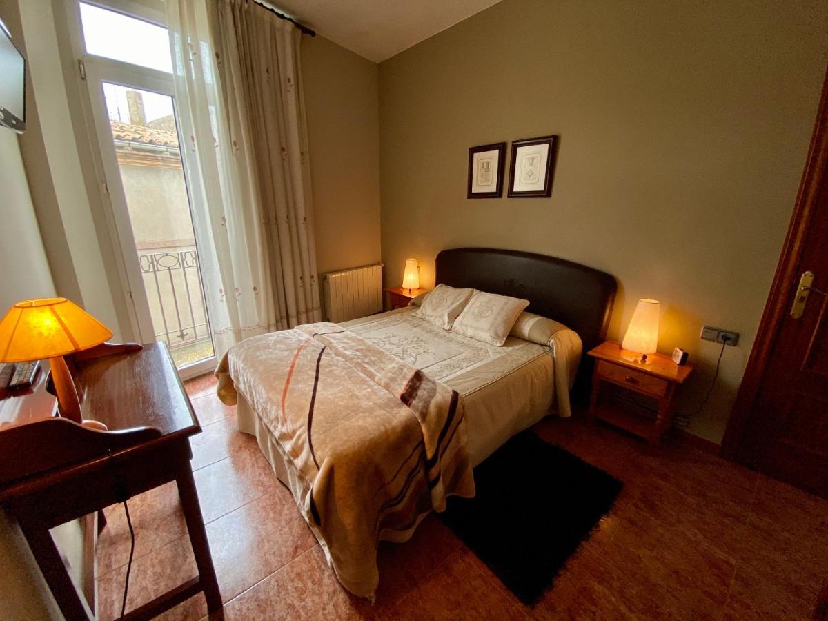 סרברה Hostal Bonavista מראה חיצוני תמונה