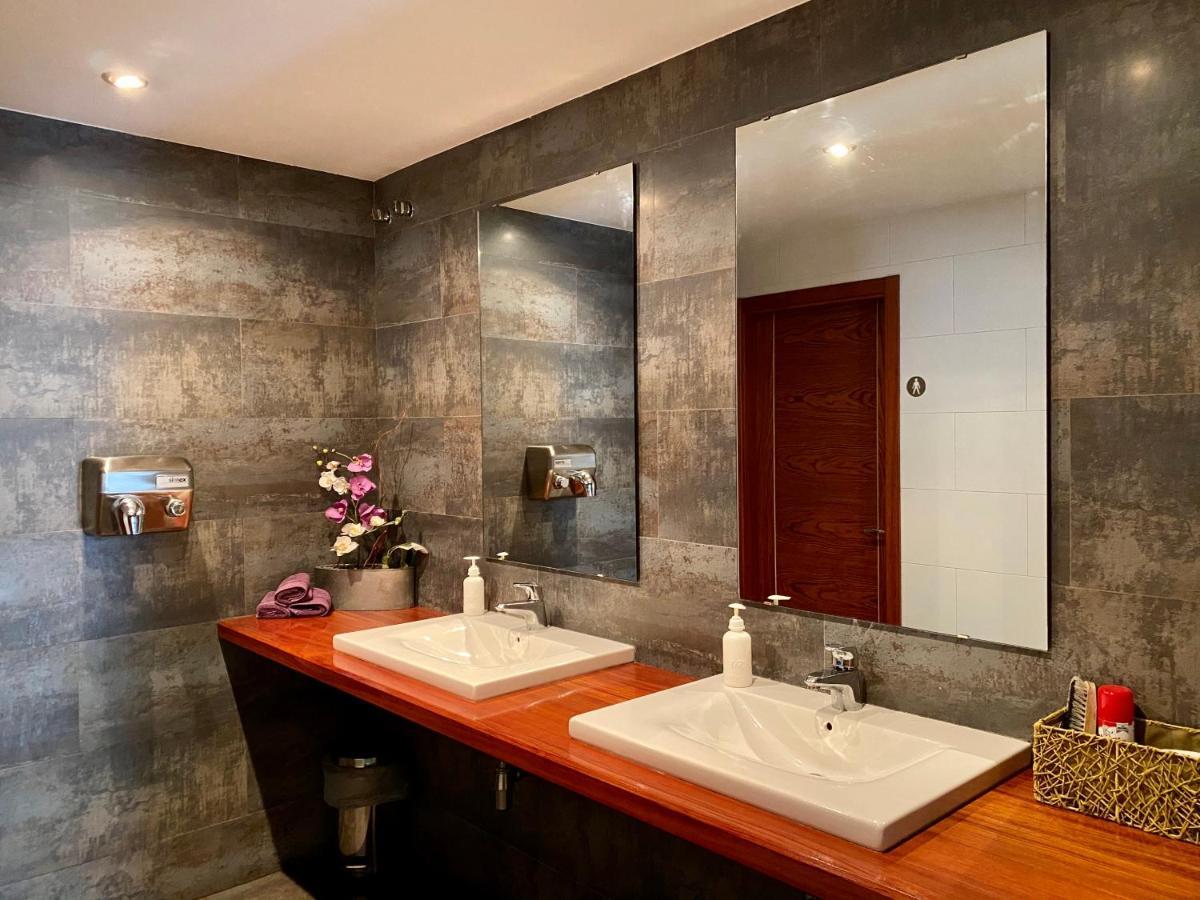 סרברה Hostal Bonavista מראה חיצוני תמונה